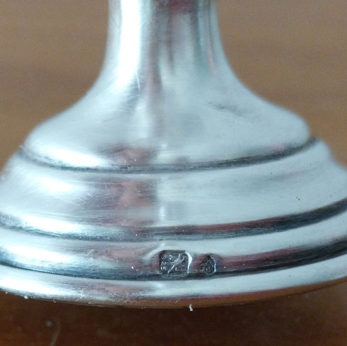 Cálice antigo, base em prata.