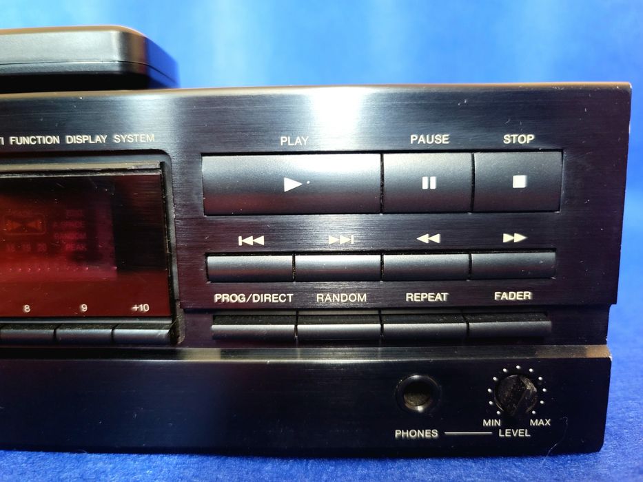 Аудиофильский CD-плеер Denon DCD-680