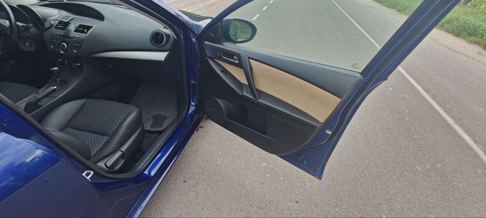 Продаж Mazda 3 2012