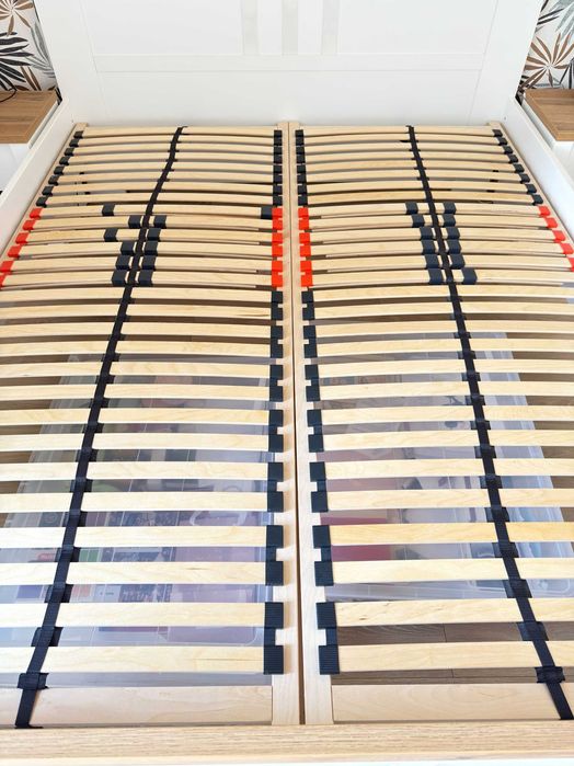 Komplet mebli do sypialni - łóżko 160×200 + 2 szafki + komoda