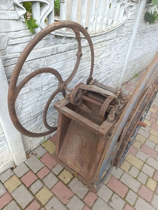 Продам січкарнюю