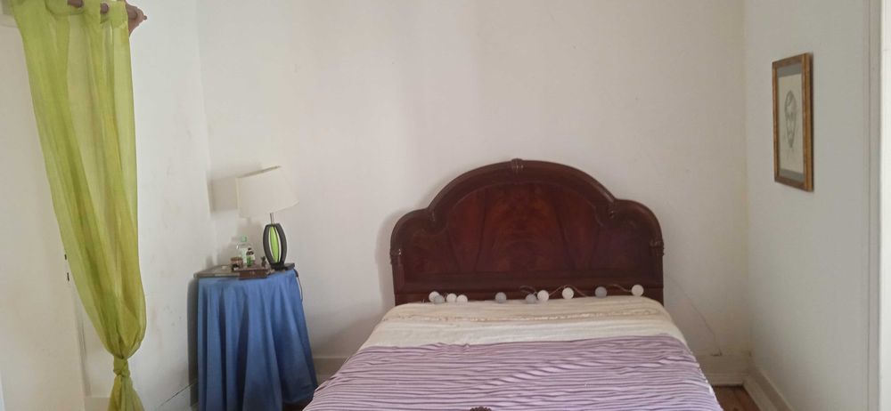 Alugos quartos grandes a 200€ em casa antiga