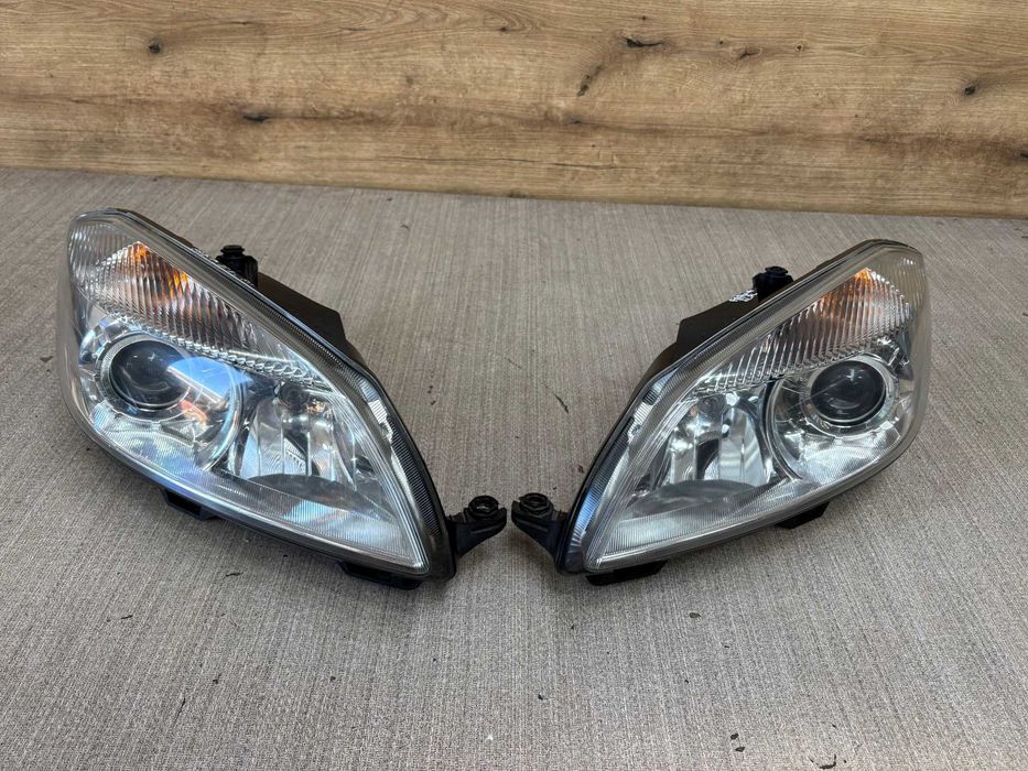 Lampa/reflektor przedni lewy, prawy skoda fabia II lift