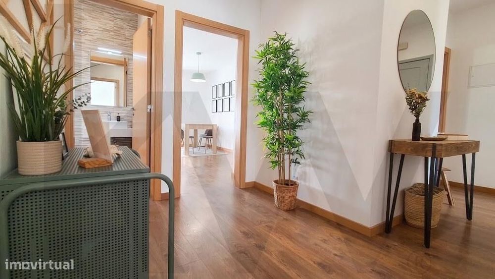 Apartamento T3 Remodelado | Estacionamento privativo | Centro da vila