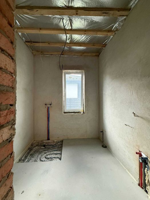 Будинок 120 м² під чистовий ремонт в Боратині на 5 сотках!