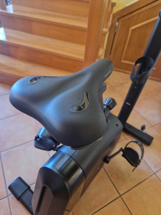 DOMYOS - Bicicleta Estática com Resistência Motorizada EB520 B