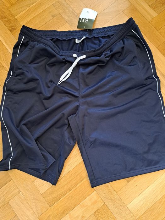 Męskie  krótkie  spodenki 6Xl
