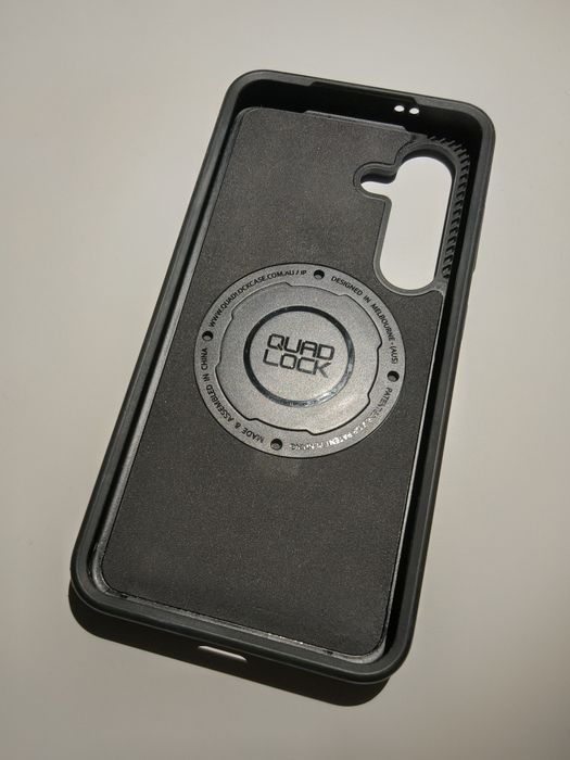 QuadLock MAG etui do Samsung S24