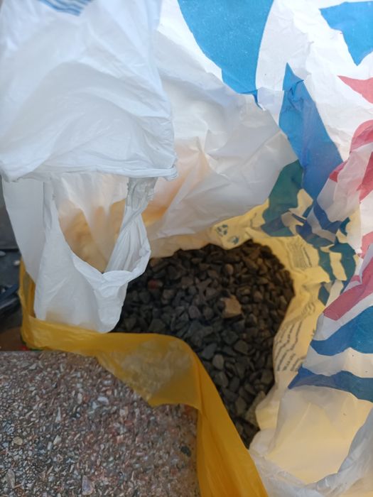 Продам акваріум з камінням