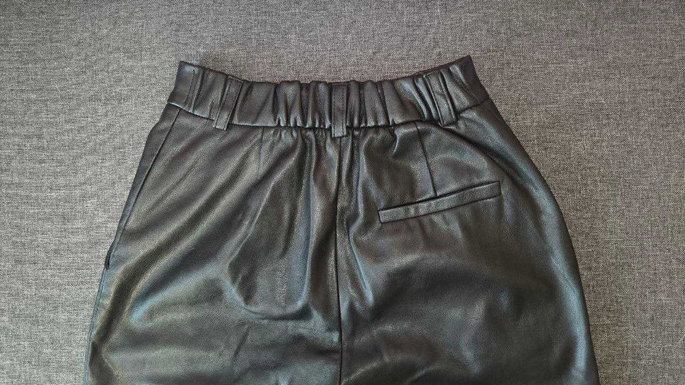 Штани жіночі з еко-шкіри розмір S