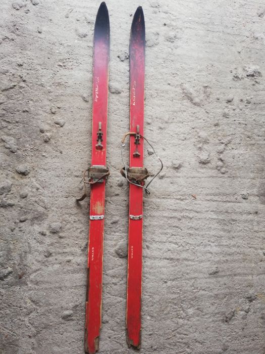 Narty z lat 60 zabytek