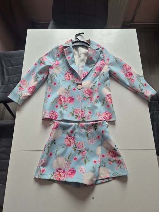 Komplet  elegancki na 128cm