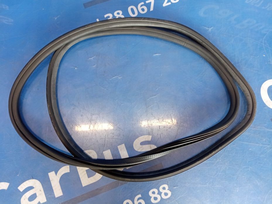 Ущільнювач дверей передній  Porsche Macan 95B 2.0 Порш Макан