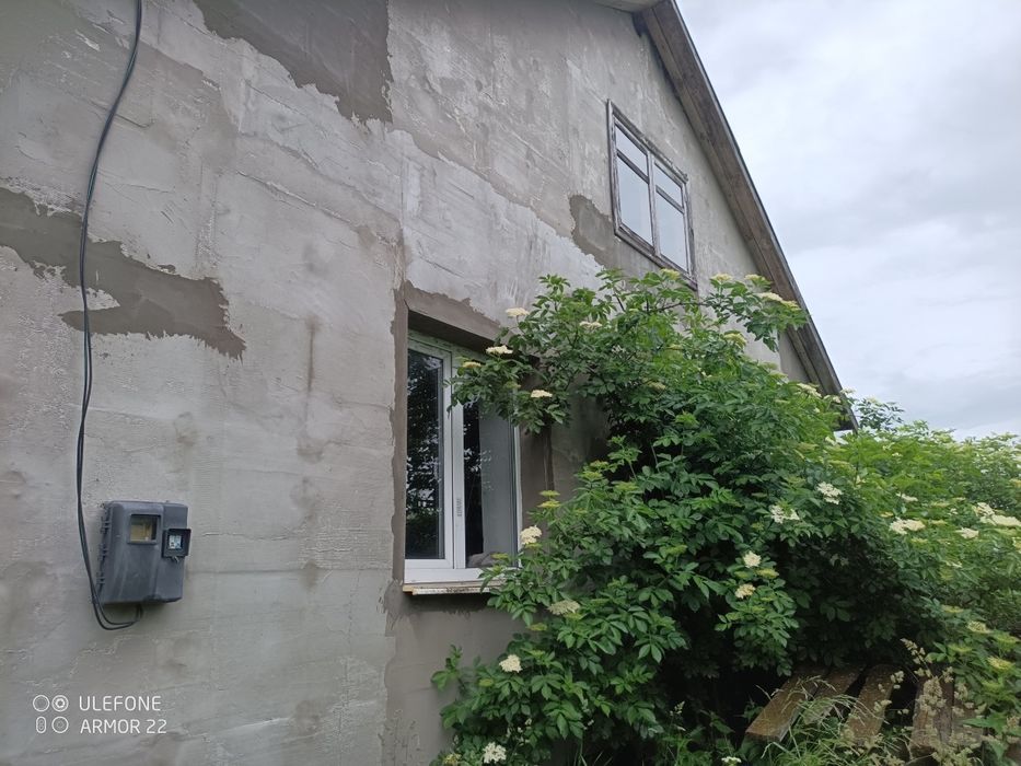 Нова хата. Дом. Великий участок.