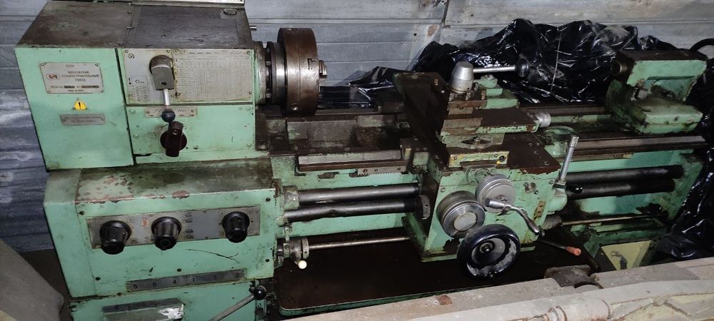 Станок токарно-гвинторiзний ИТ-1М