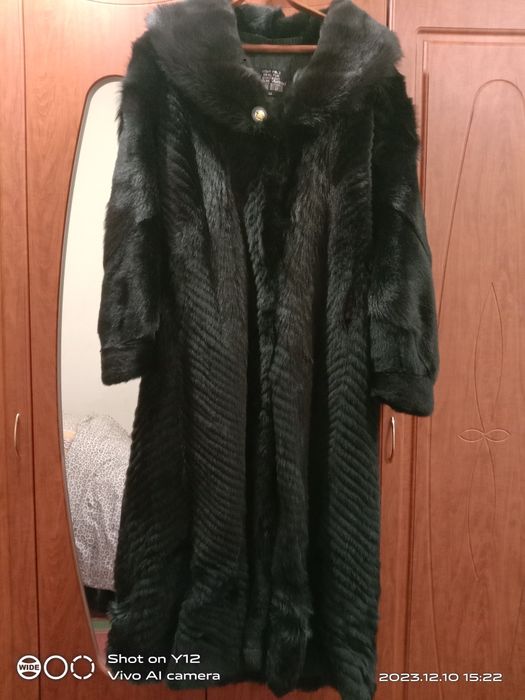 Продам шубу, натуральна, шикарна.
