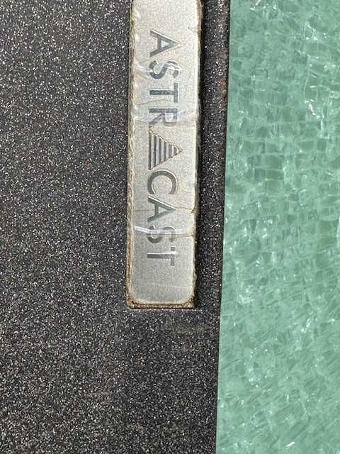 Unikatowy zlew kuchenny na szkle.