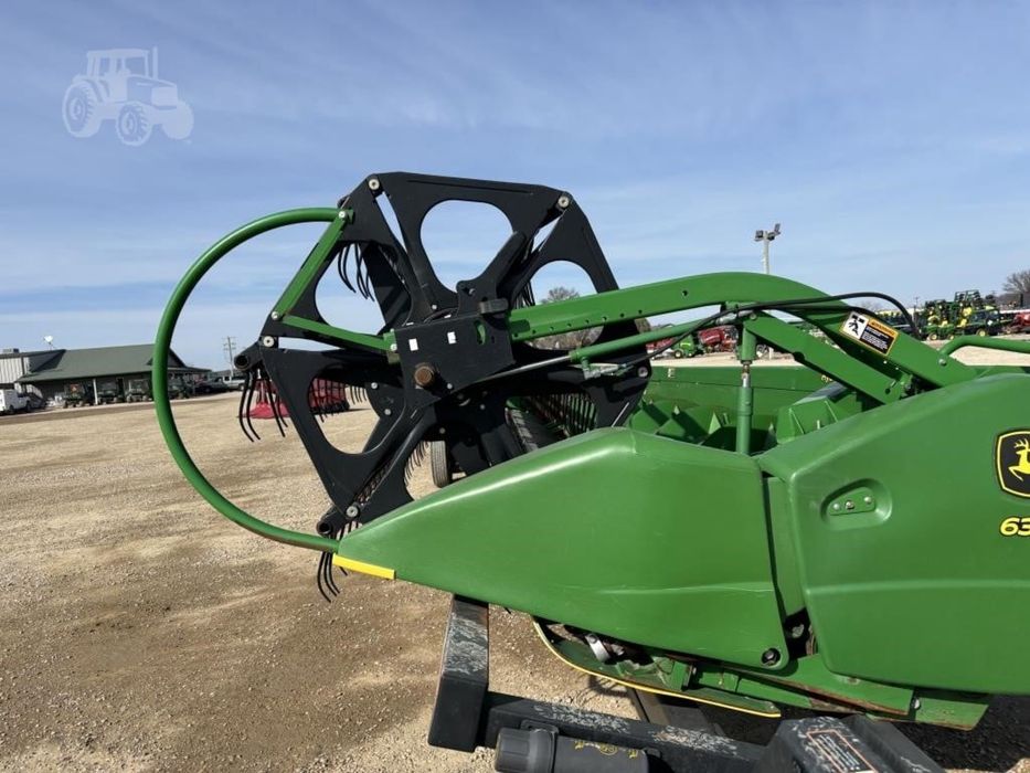 John Deere 635F Жатка