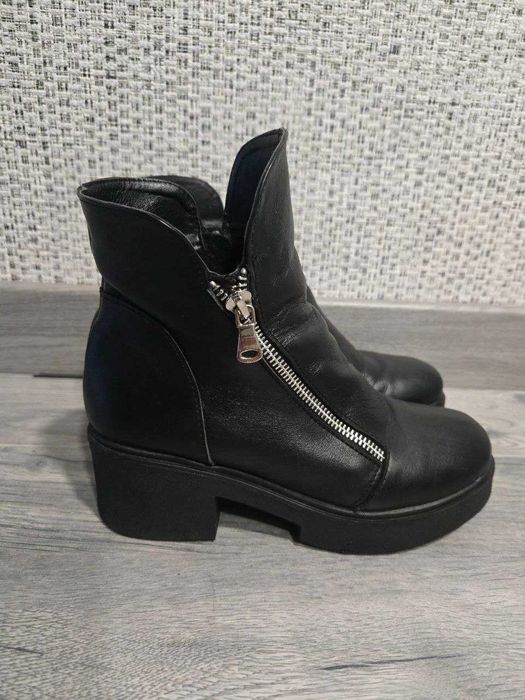 Жіночі демісезонні ботинки