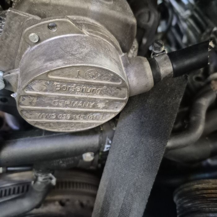 Насос вакуумний Skoda Octavia Tour 1.9 дизель гольф 4 кадди Леон ауди