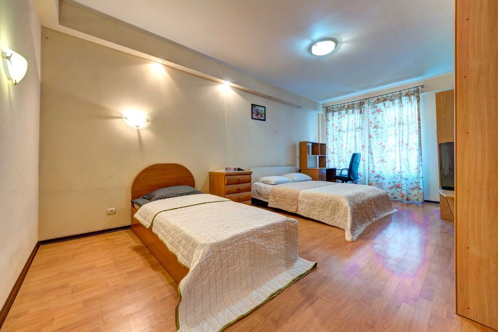 Квартира 3к аренда посуточно в центре ул. Большая Васильковская