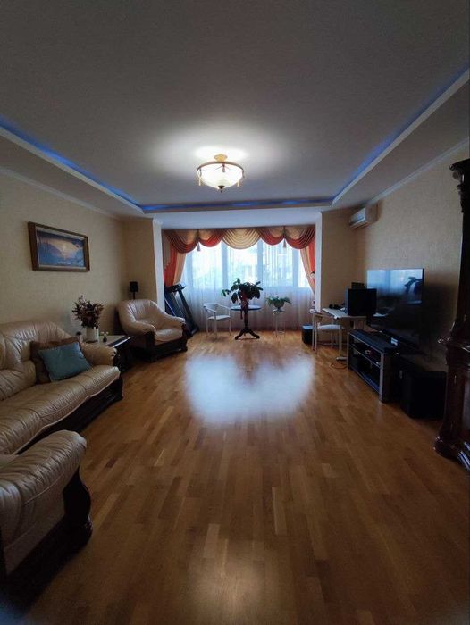 БЕЗ КОМІСІЇ! Продаж 3-к квартири 105,1м² від ВЛАСНИКА біля метро Харківська (вул. Братства Тарасівців, 12/37)