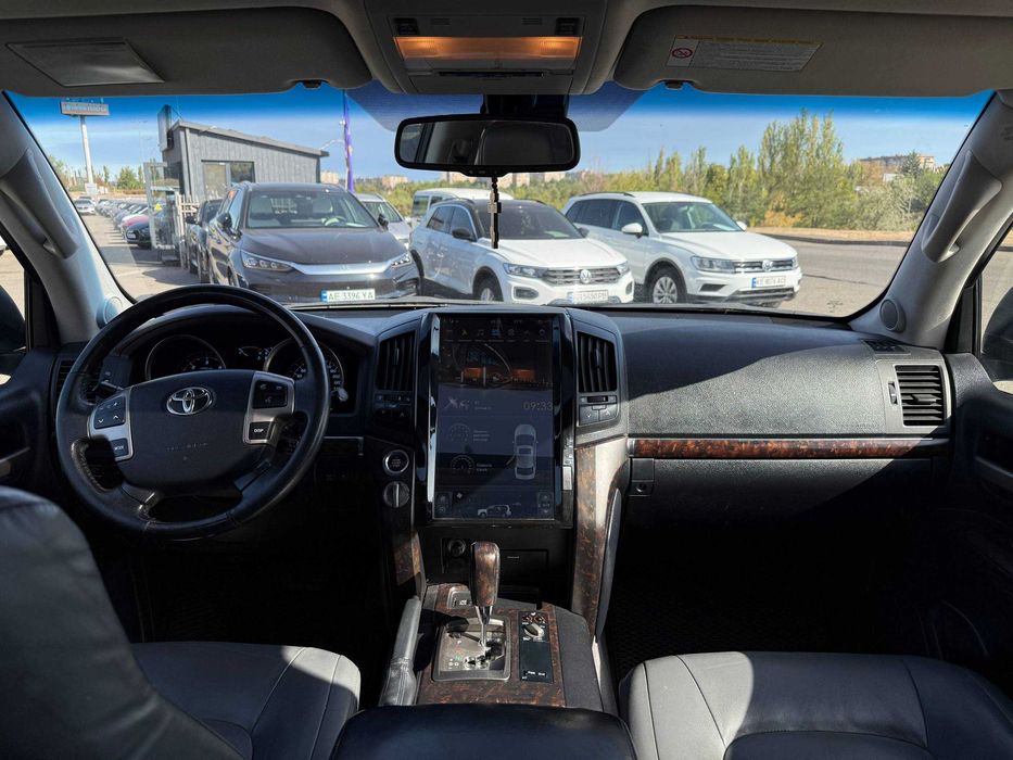 Avtoreal Toyota Land Cruiser 200 Дизель 4.5