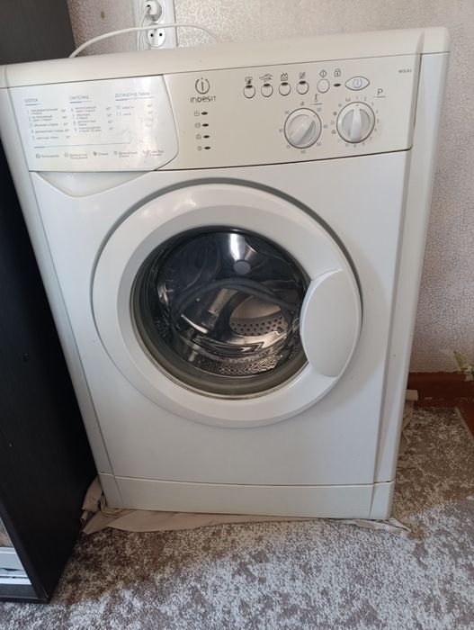 Стиральная машина Indesit Wisl 82