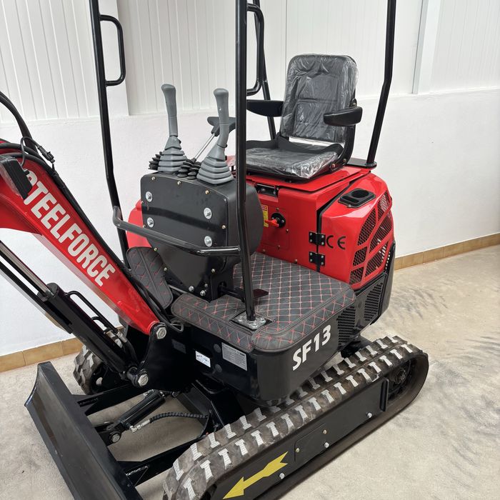 Mini Giratória 1300kg - Briggs Stratton