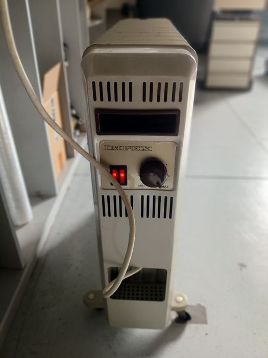 Mesinha com Porta Revistas/Jornais C/Oferta