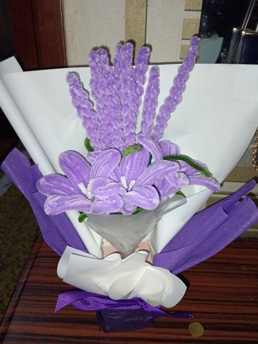 Продам букети  сделанные своими руками из синельной проволоки