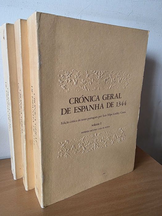 3 volumes da "Crónica Geral de Espanha de 1344"