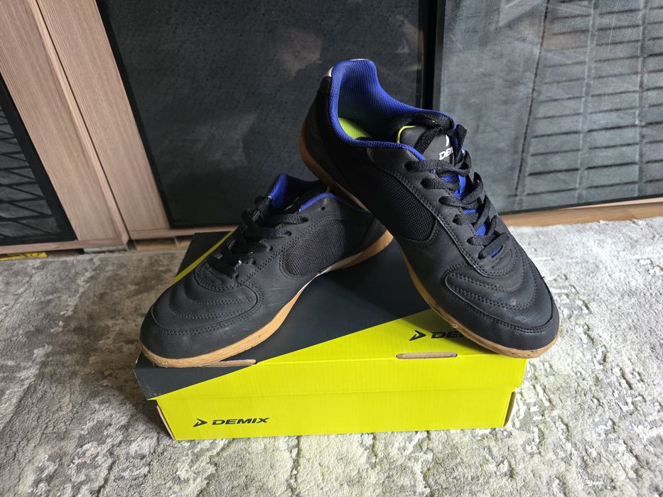 Продам бутси чоловічі для залу