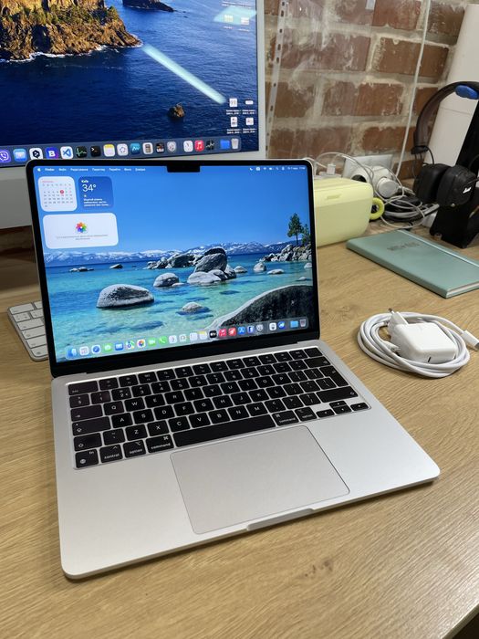 MacBook Air 13.6 M2 16gb / 512gb 82% 194 циклів. 2022 рік Гарний стан
