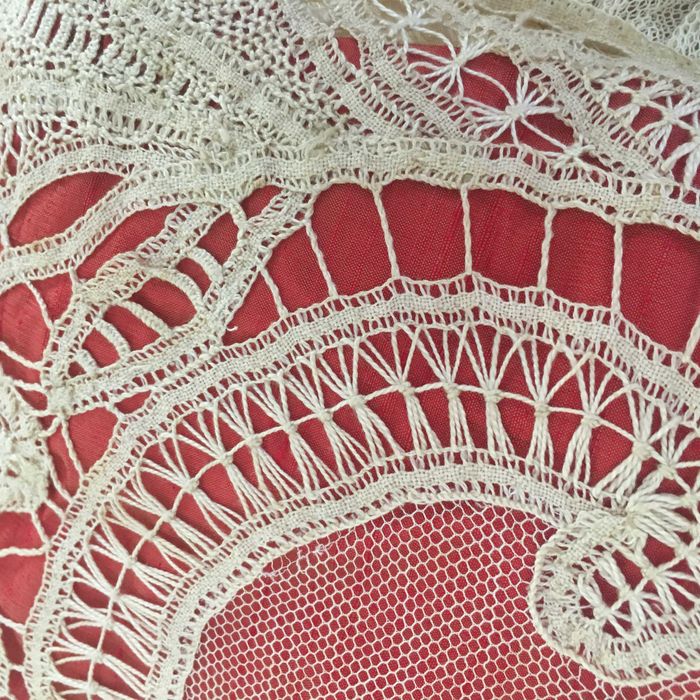 Almofada com borboleta bordada renda de bilros