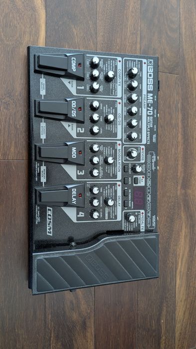 Unidade multiefeitos BOSS ME-70 + Rockbag by Warwick
