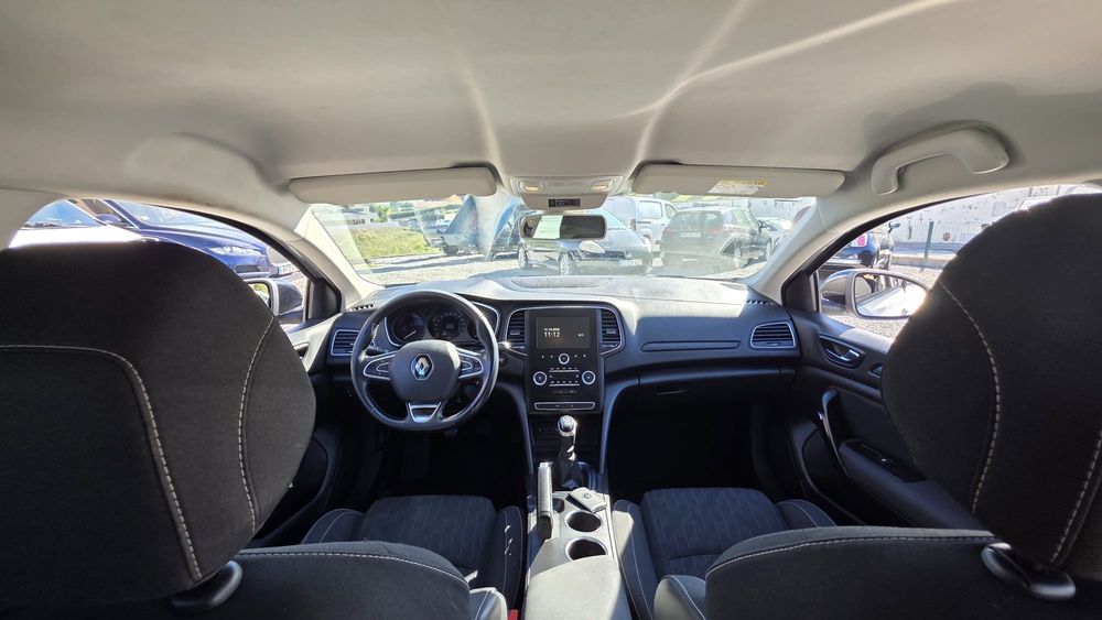 RENAULT Mégane IV Sport Tourer Diesel 1.5 Blue dCi Limited — photo 5
