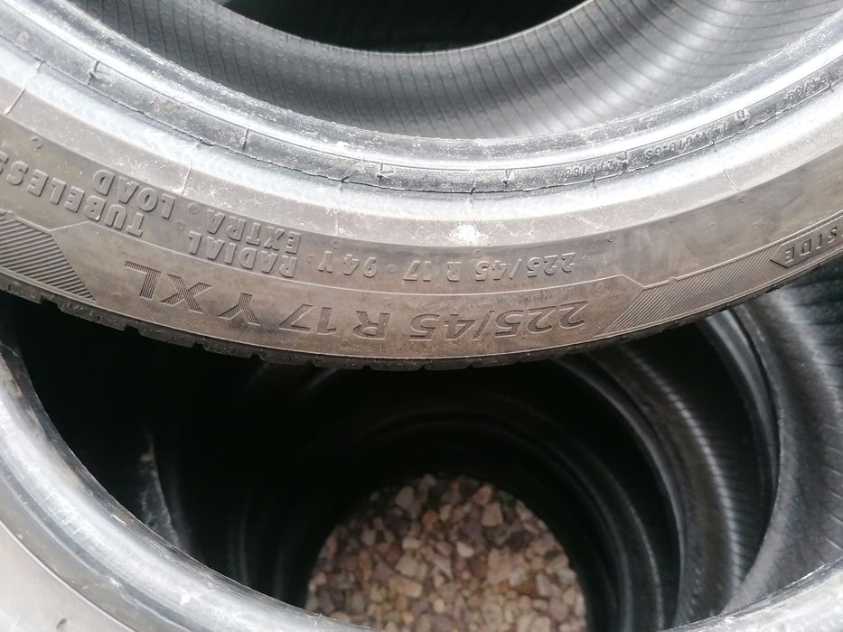225/45/17 Barum 2021 rok
