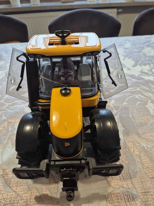 Traktor Bruder Fastrac