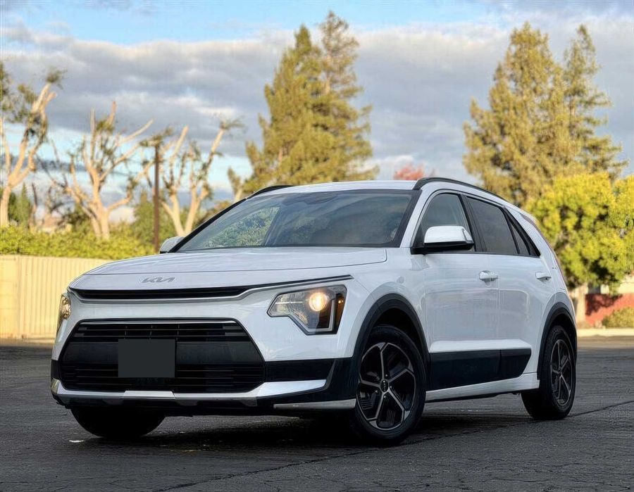 Kia Niro EX Touring      2023