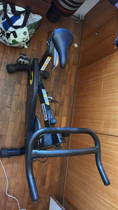 Bicicleta estática em bom estado