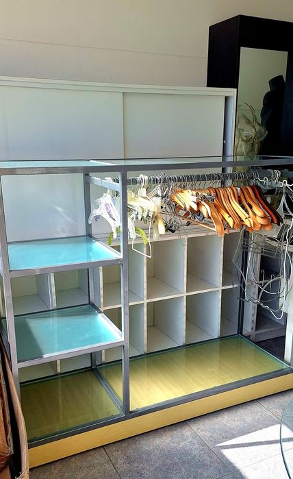 Campanha Stocks Outlet - Mobiliário, Estantes, vitrines, balcões