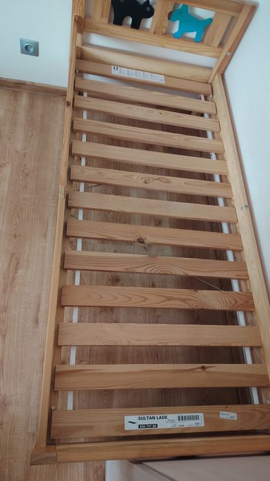 Łóżko dla dziecka z materacem Ikea sosna drewno