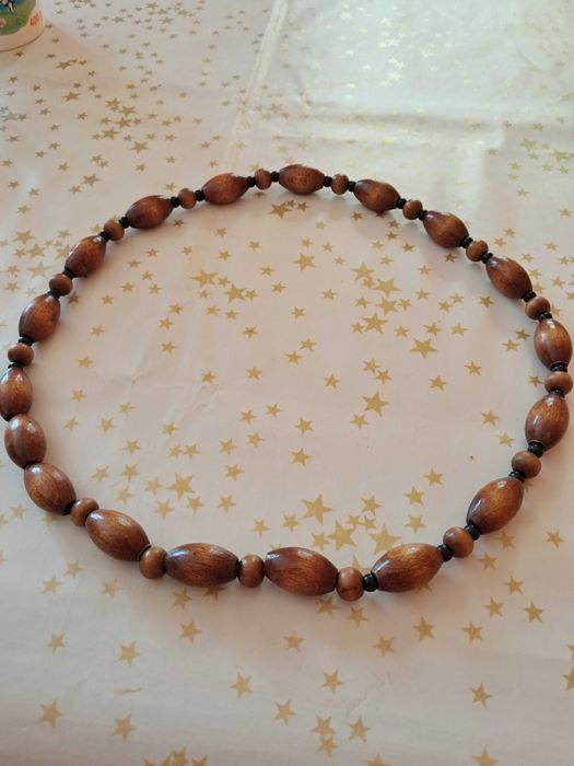 Naszyjnik z tworzywa