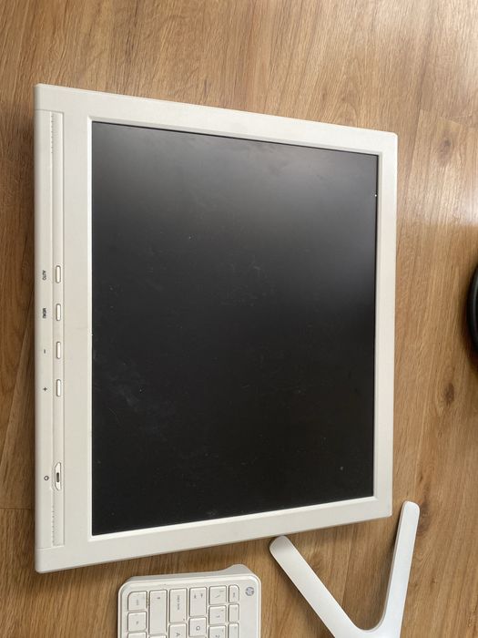 Vendo lcd rato e teclado