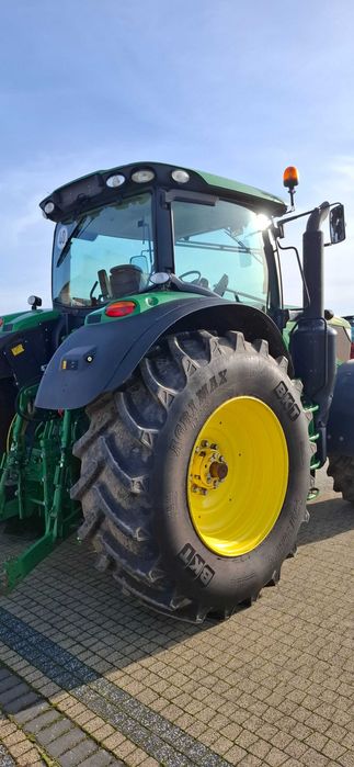 Ciągnik JOHN DEER 6175 R