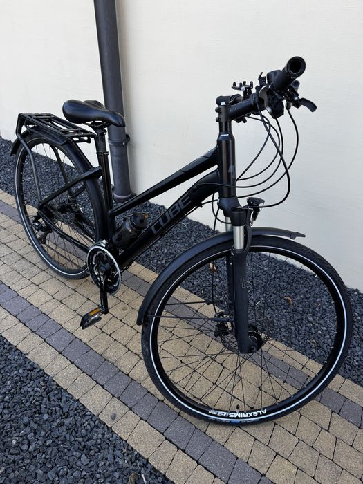 Rower trekkingowy Cube Kathmandu 46 cm/28”/ XT / RockShox / Dynamo w piaście / LED / Stan bardzo dobry