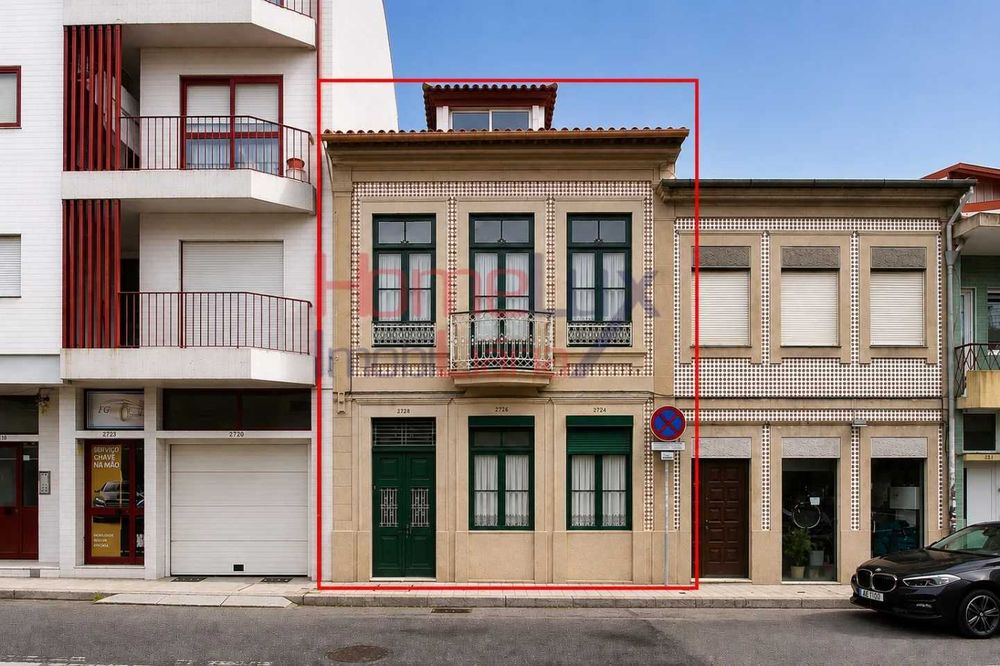 Prédio antigo , Rua Costa Cabral, Porto