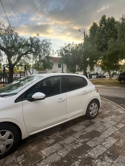 Troco por Mini Cooper            Peugeot 208 1.4 hdi impecável