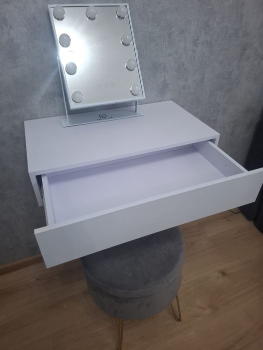 Toaletka szuflada konsola